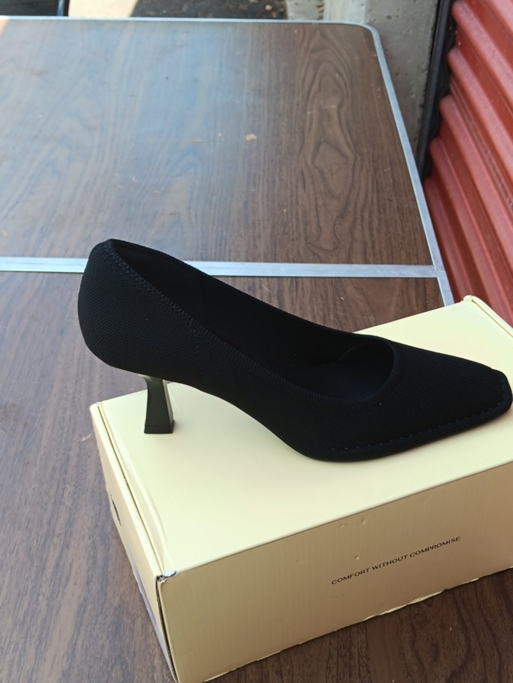 Classic Black Women's Mid-Heel Pump
